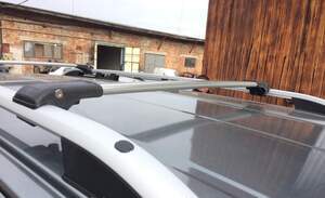 Поперечины V1 на рейлинги с просветом SUZUKI Grand Vitara (1997-2005.), серебристые Поперечины V1 на рейлинги с просветом SUZUKI Grand Vitara (1997-2005.), серебристые