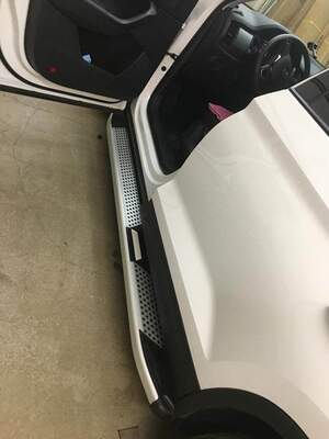 (а) Пороги-подножки MEVSIM (алюминий+пластик)